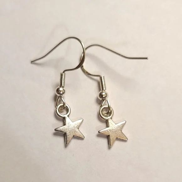 Hand crafted star earrings - Picture 1 of 3